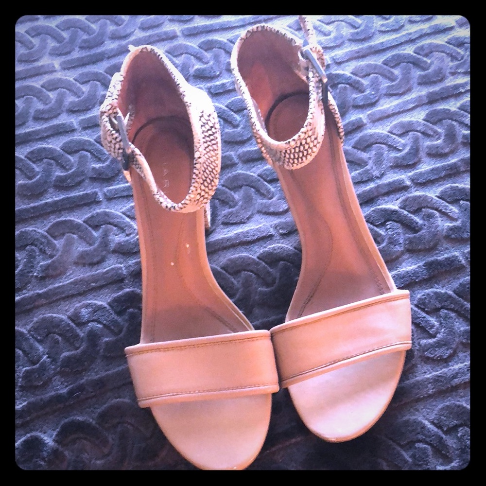 Tahari Beige Leather Snakeskin Block Heel